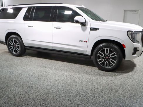 Used 2023 GMC Yukon XL AT4 image 6