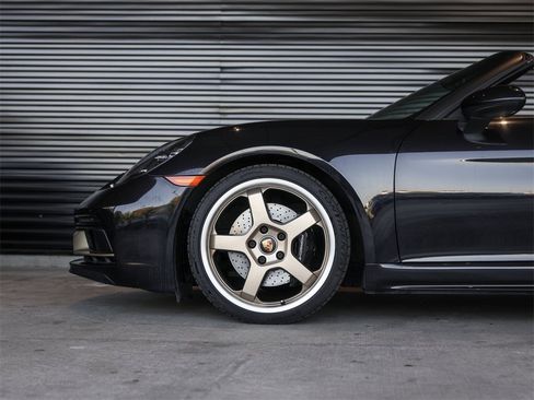 Certified 2021 Porsche 718 Boxster image 13