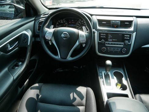 Used 2016 Nissan Altima 2.5 SR FWD image 11