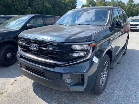 New 2025 Ford Expedition Active image 12