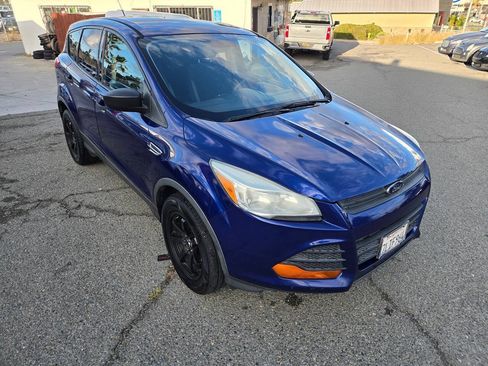 Used 2015 Ford Escape S FWD image 9
