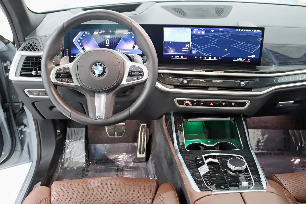 Used 2026 BMW X7 xDrive40i w/ M Sport Package AWD/4WD image 14