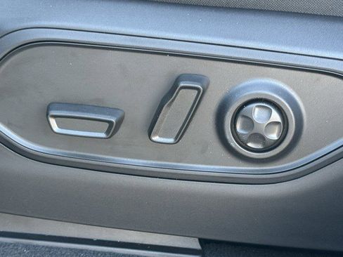 New 2025 Jeep Grand Cherokee Limited image 12