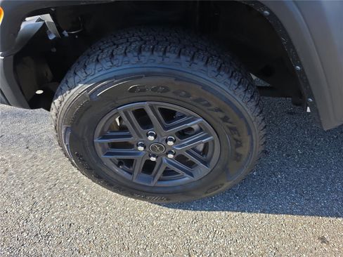 Used 2024 Jeep Wrangler Sport S image 12