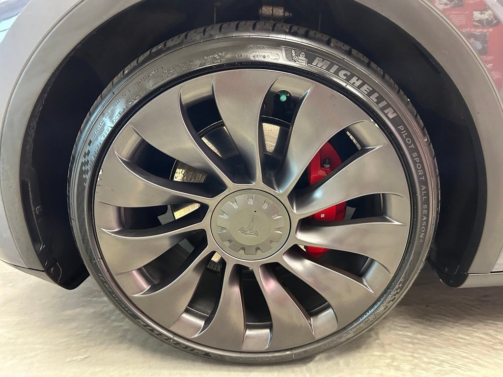Used 2021 Tesla Model Y Performance AWD/4WD image 25