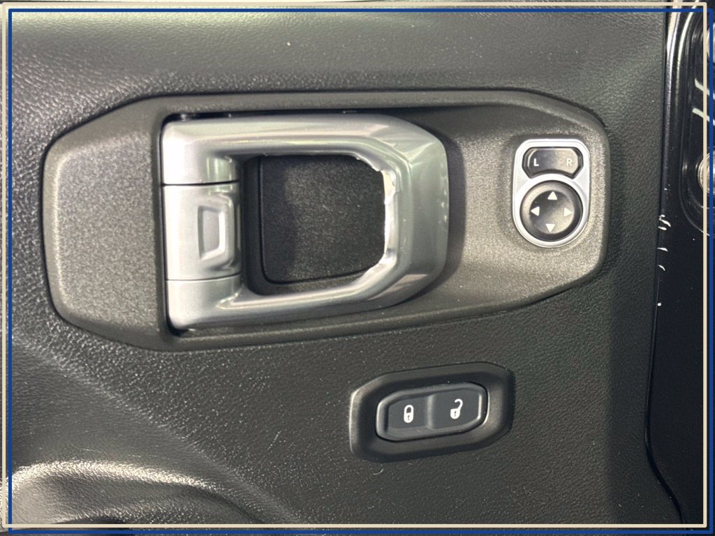 Used 2020 Jeep Wrangler Unlimited Sport AWD/4WD image 32