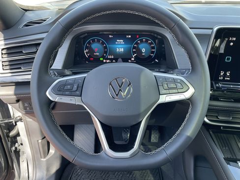 New 2026 Volkswagen Atlas Cross Sport SE FWD image 18