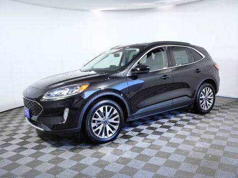 Certified 2022 Ford Escape Titanium w/ Class II Trailer Tow Package image 5