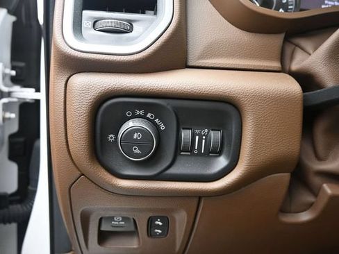 Used 2020 RAM 1500 Laramie AWD/4WD image 17