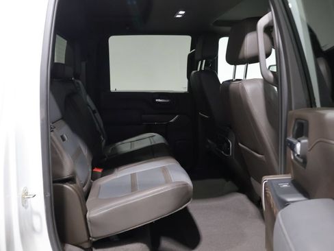 Used 2023 GMC Sierra 3500 Denali w/ Denali Ultimate Package AWD/4WD image 18