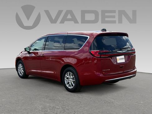 New 2026 Chrysler Pacifica Select image 24