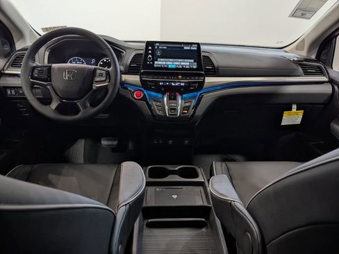 New 2026 Honda Odyssey Touring image 12