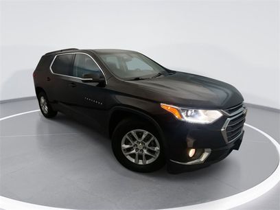 Used 2021 Chevrolet Traverse LT