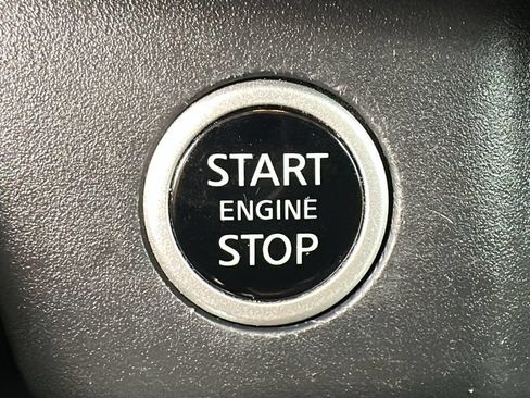 Used 2023 Nissan Rogue S FWD image 22