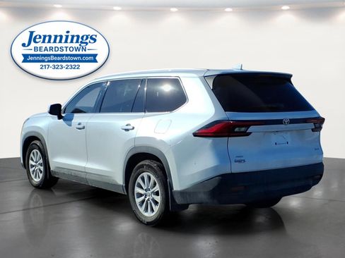 Used 2024 Toyota Grand Highlander XLE image 3