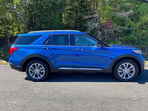 Certified 2021 Ford Explorer Limited w/ Equipment Group 301A image 4