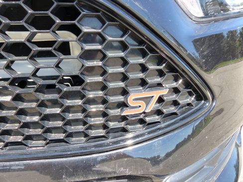 Used 2016 Ford Focus ST w/ Equipment Group 402A FWD image 15
