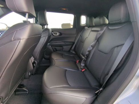 New 2026 Jeep Compass Latitude image 15