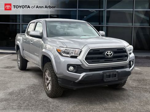 Used 2017 Toyota Tacoma SR5 w/ Tow Package AWD/4WD image 1