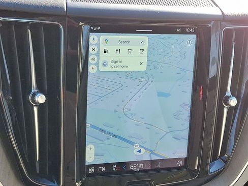 Certified 2023 Volvo XC60 B5 Plus w/ Climate Package image 18