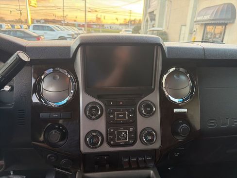 Used 2016 Ford F450 Platinum w/ FX4 Off Road Package image 33