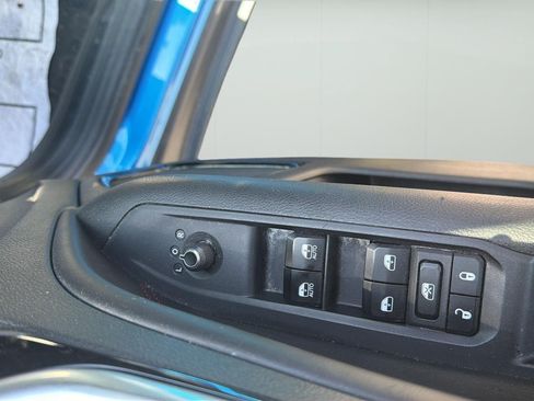 Used 2025 Jeep Compass Trailhawk AWD/4WD image 13