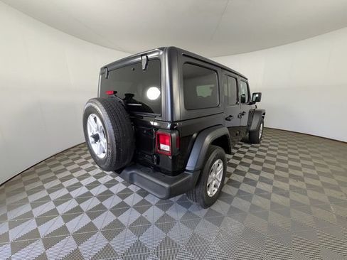 Used 2021 Jeep Wrangler Unlimited Sport AWD/4WD image 3
