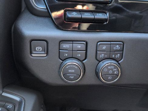 Used 2024 Chevrolet Silverado 1500 High Country w/ High Country Premium Package AWD/4WD image 14