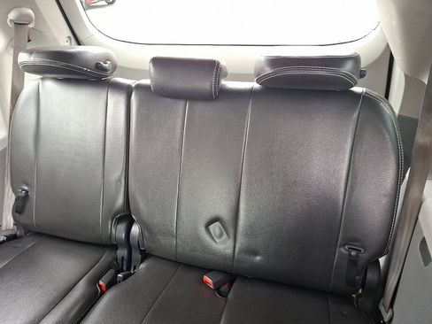 Used 2011 Toyota Sienna SE image 11