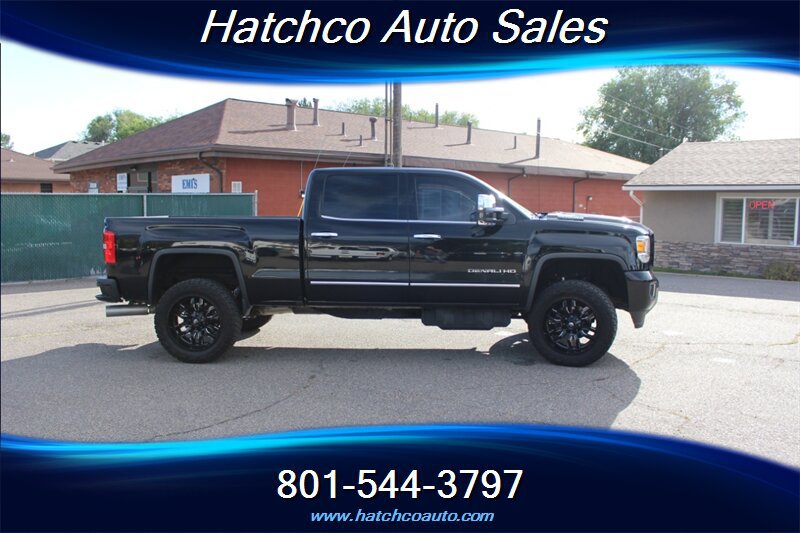 Used 2017 GMC Sierra 2500 Denali w/ Duramax Plus Package AWD/4WD image 6