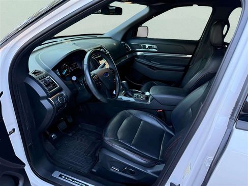 Used 2018 Ford Explorer Sport w/ Ford Safe & Smart Package AWD/4WD image 24