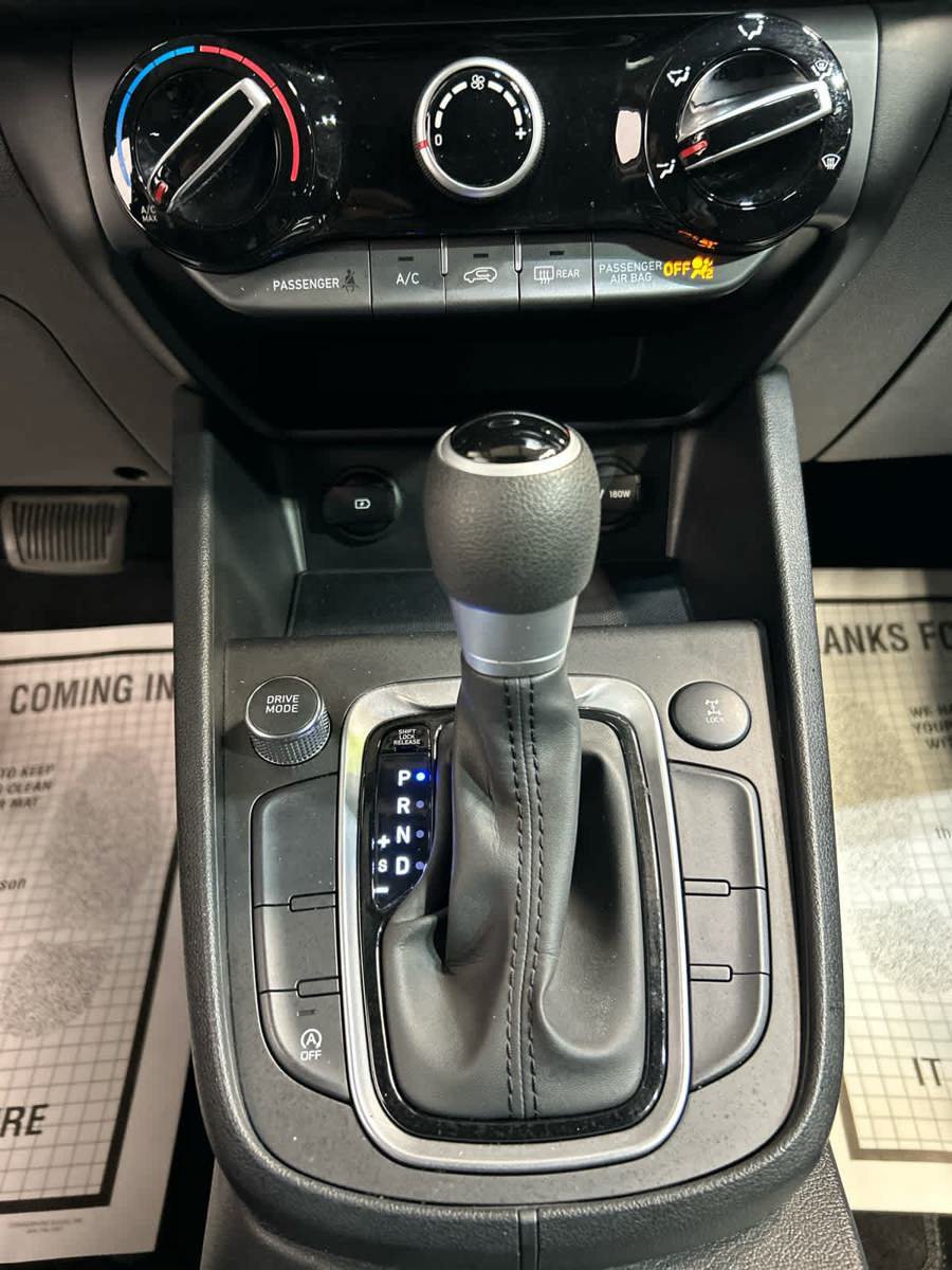 Used 2023 Hyundai Kona SEL AWD/4WD image 6