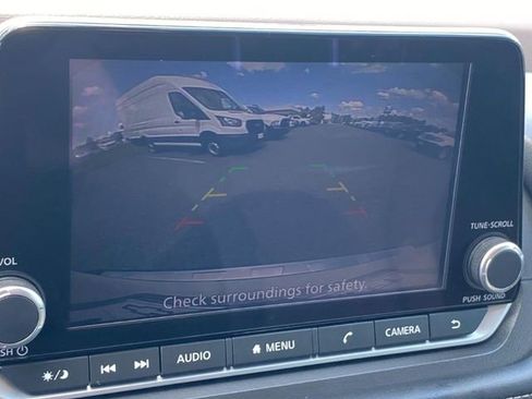 Used 2023 Nissan Rogue SV image 15