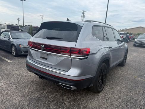 Used 2024 Volkswagen Atlas SE FWD image 7