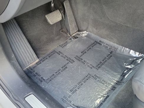 Certified 2025 Volvo XC60 B5 Plus image 17