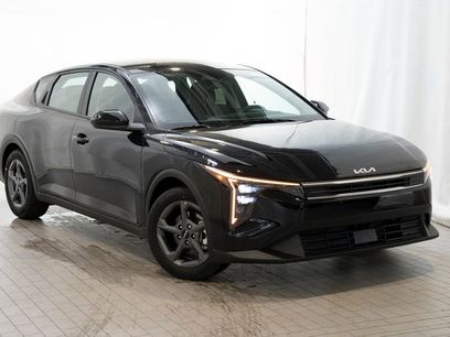 New 2025 Kia K4 LXS