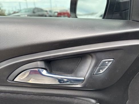 Used 2016 Chevrolet Malibu LT image 19