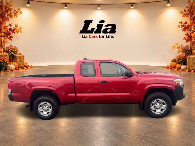 Used 2017 Toyota Tacoma SR RWD image 2