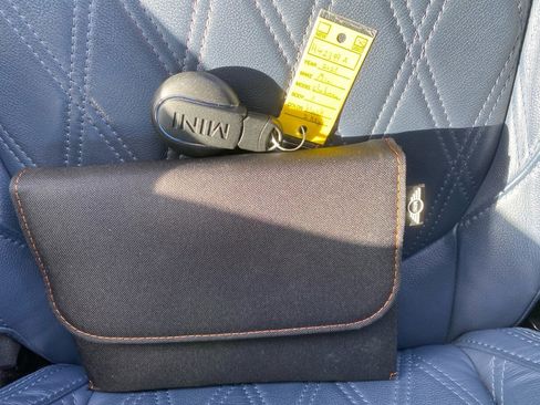 Used 2021 MINI Cooper Clubman S w/ Storage Package image 37