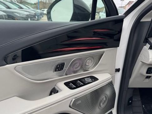 Used 2026 Lincoln Nautilus Reserve image 22