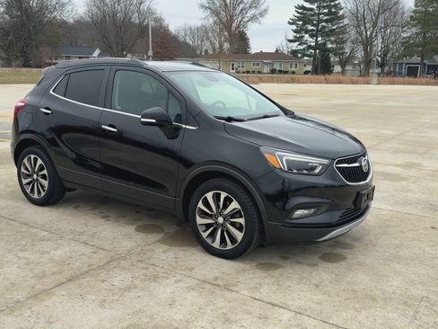 Used 2018 Buick Encore Essence image 2