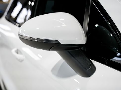 Used 2021 Porsche Macan S w/ Premium Package image 47