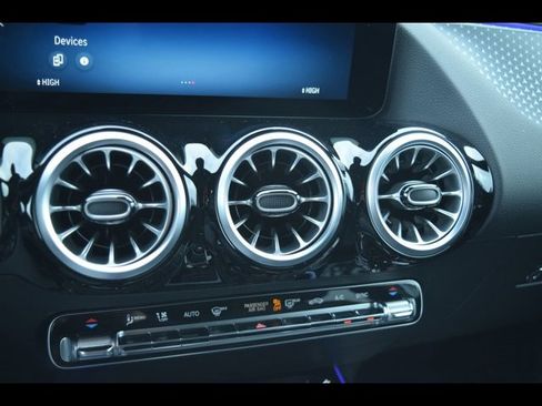 New 2025 Mercedes-Benz GLA 250 4MATIC image 25