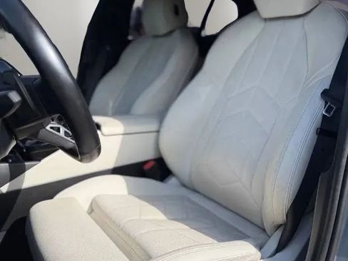 Used 2024 BMW 540i xDrive w/ M Sport Package AWD/4WD image 11