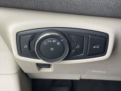 Used 2019 Lincoln MKC Select w/ Select Plus Package image 18