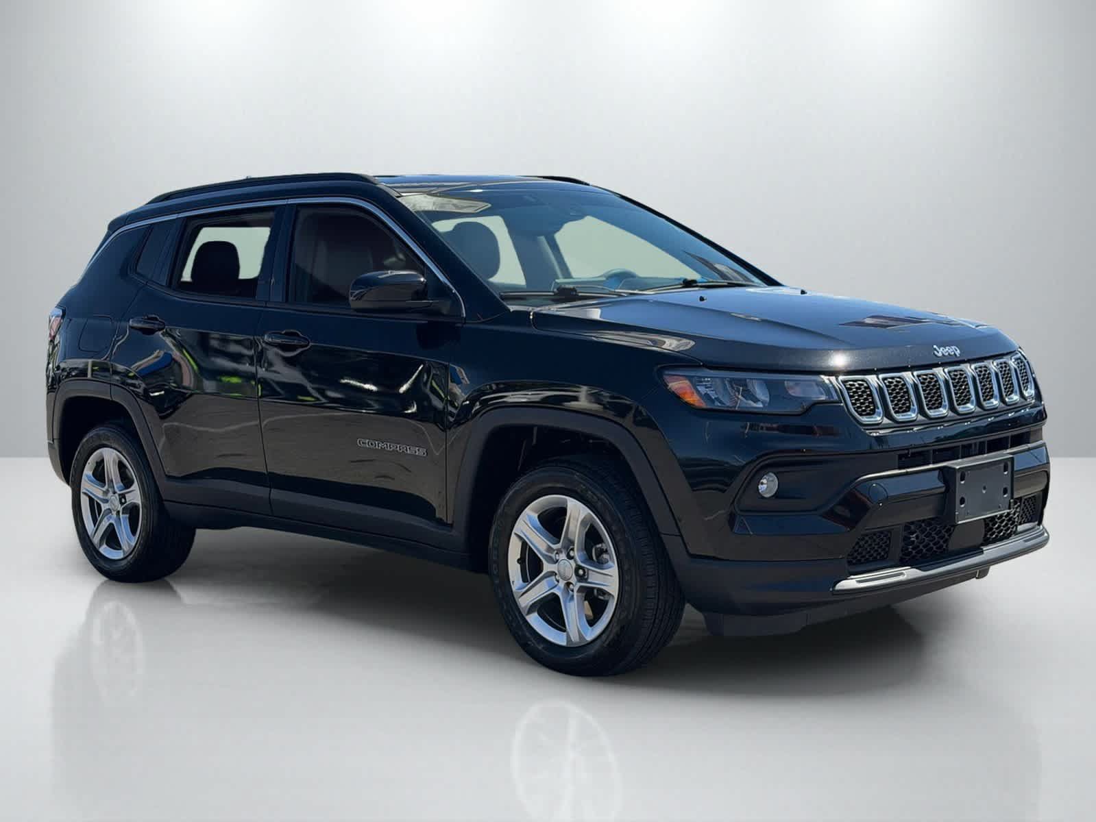 Used 2023 Jeep Compass Latitude AWD/4WD image 10