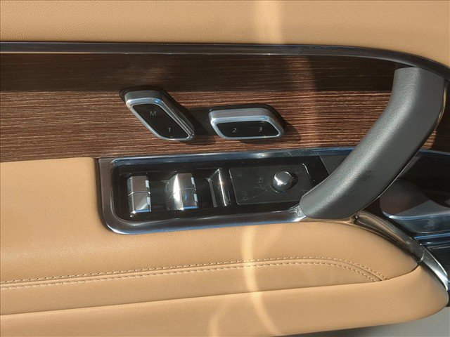 Used 2024 Land Rover Range Rover SE AWD/4WD image 10