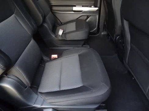 Used 2022 Ford Explorer XLT image 12