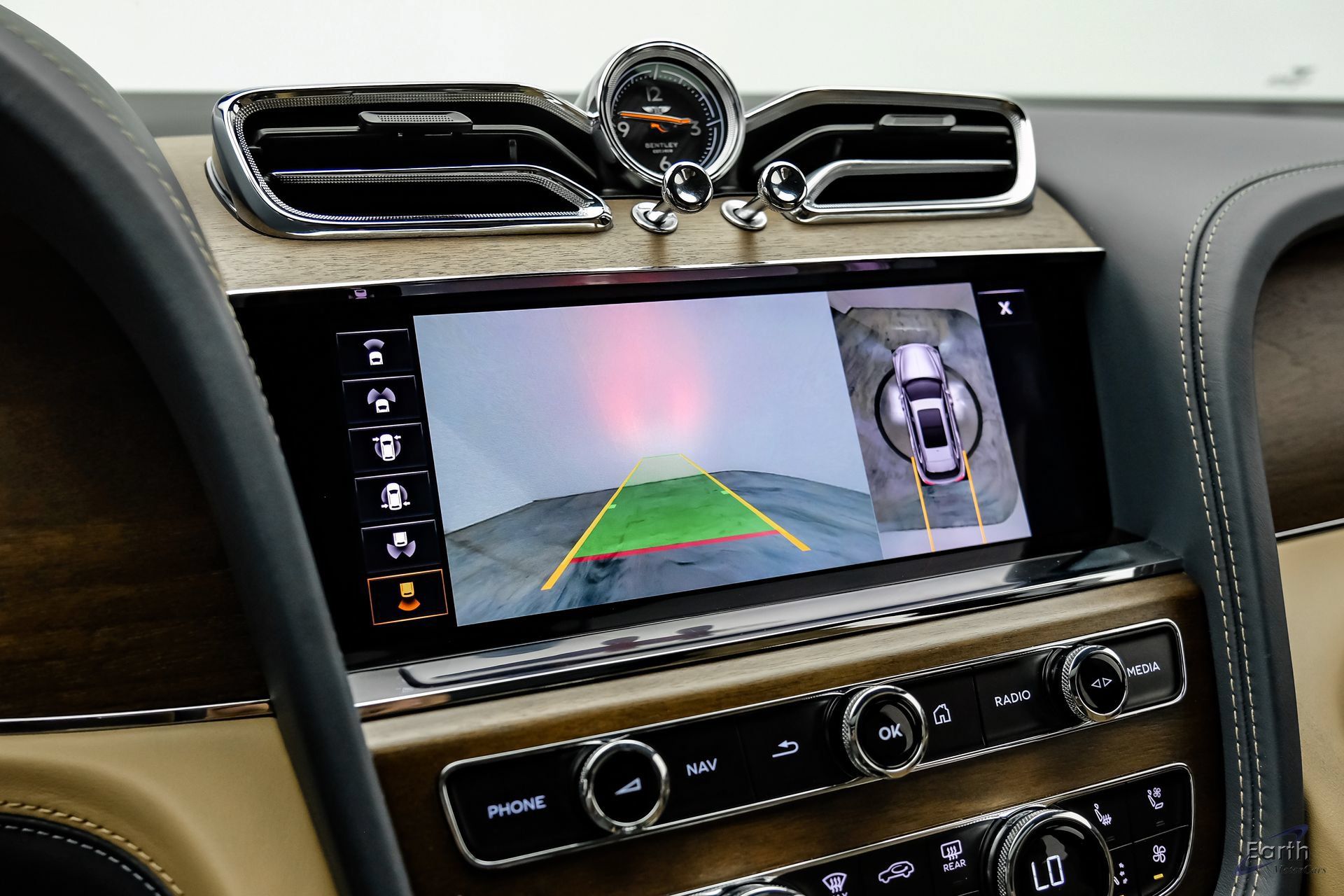 Used 2023 Bentley Bentayga Extended Wheelbase AWD/4WD image 72