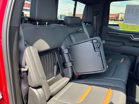 Used 2026 GMC Sierra 1500 AT4 w/ Technology Package AWD/4WD image 32